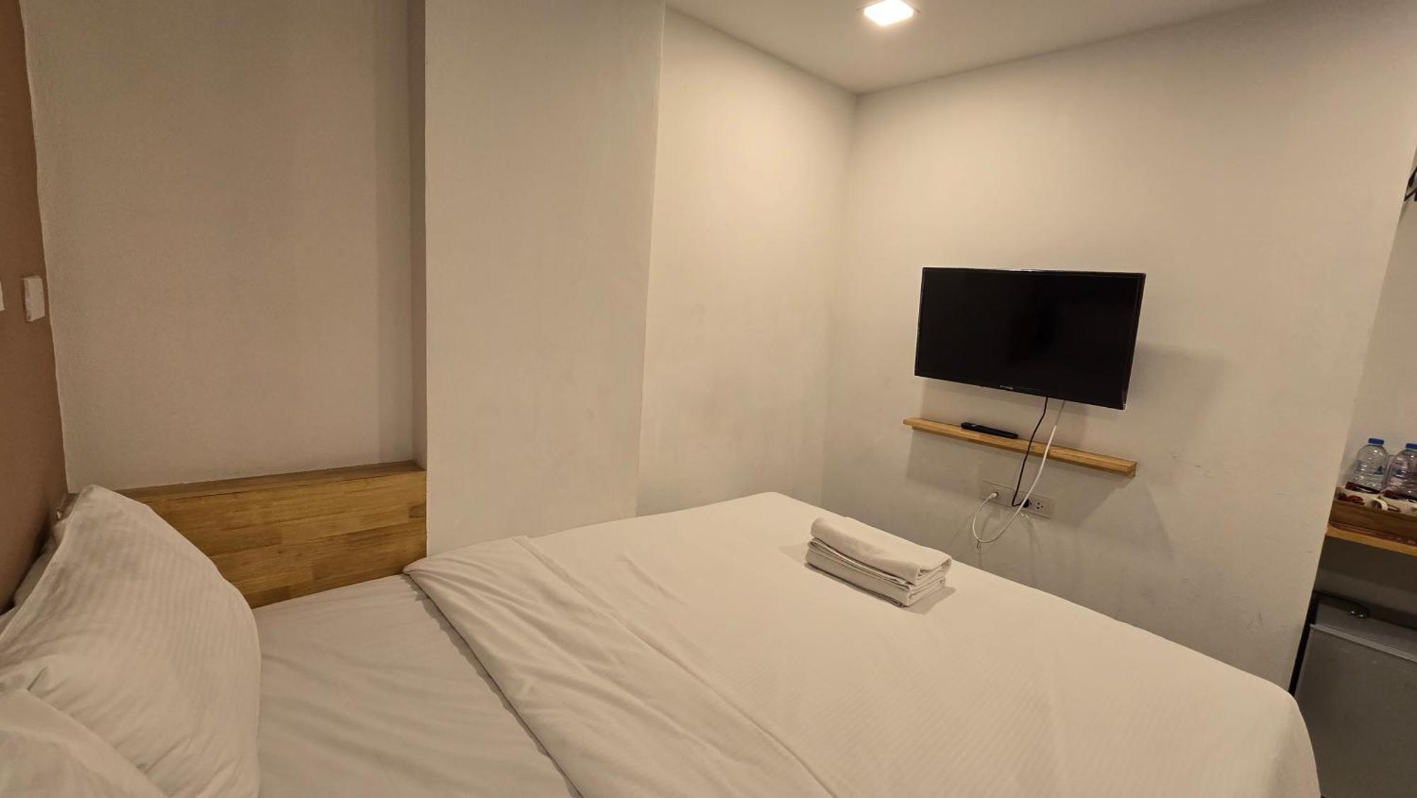 水门市场雅眠居酒店 曼谷 外观 照片